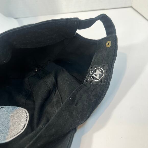 Chicago Blackhawks black hat one size fits most NWT - Picture 2 of 8